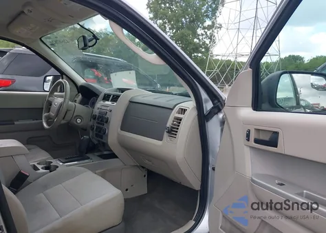 2011 Ford Escape Xlt z USA, uszkodzony, nr VIN 1FMCU9D77BKC53204